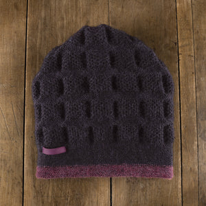 Women's winter Laurentian Stripe Hat in mulberry/twilight