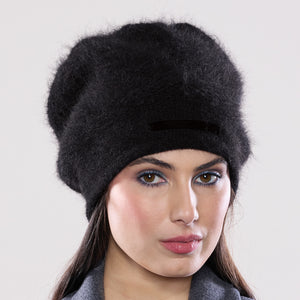 Women's winter Mountaineer Tam shown in the colour ebony.