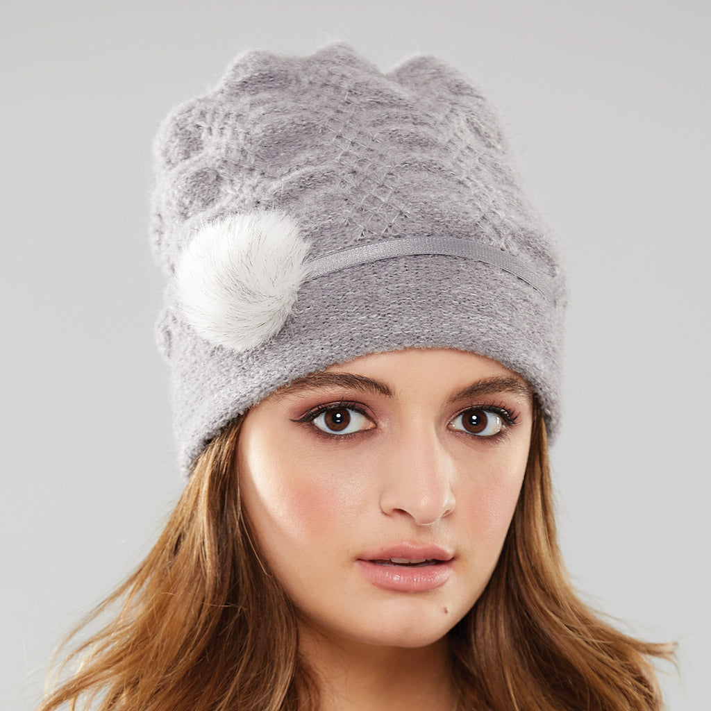 Women's winter Classic Pom Toque