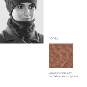 Women's winter Aries Collar shown in the colour honey.